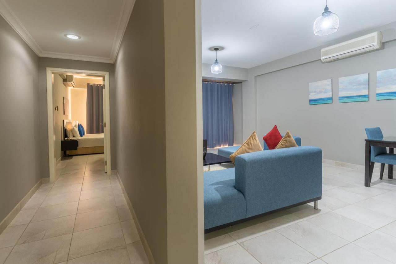 Midan Hotel Suites Muskat Bagian luar foto