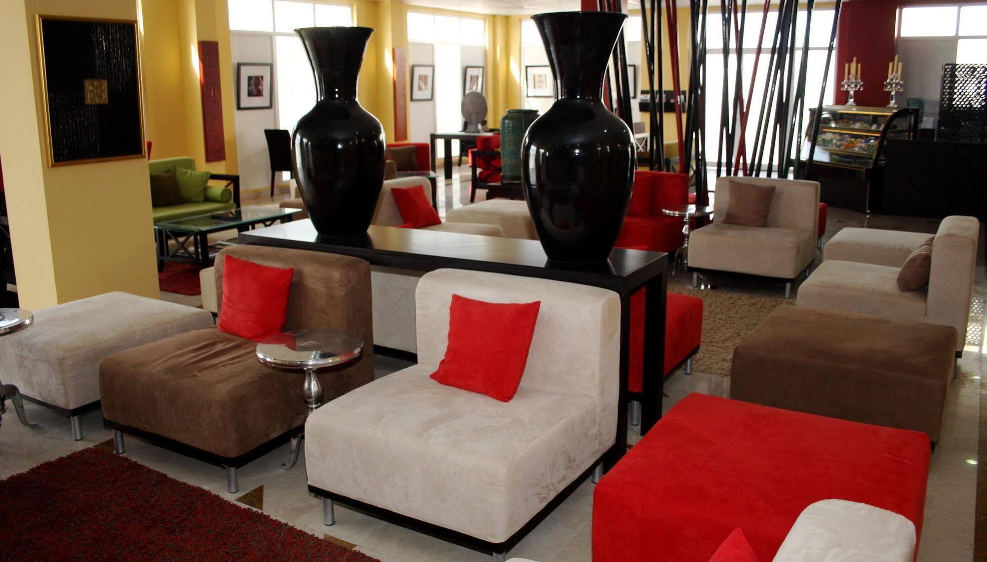 Midan Hotel Suites Muskat Bagian luar foto
